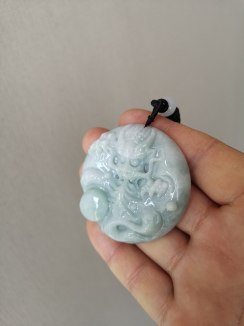 古玩玉器翡翠圓龍牌拍賣，當(dāng)前價(jià)格580元