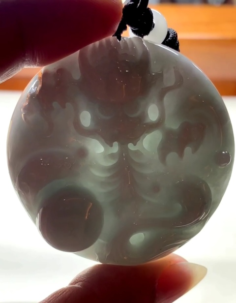 古玩玉器翡翠圓龍牌拍賣，當(dāng)前價(jià)格580元