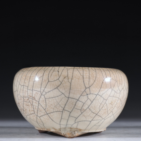 古玩陶瓷晚清-仿官哥釉爐拍賣，當前價格2000元