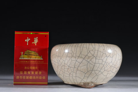 古玩陶瓷晚清-仿官哥釉爐拍賣，當前價格2000元