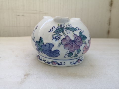 古玩陶瓷青花加彩印花花口爐拍賣，當前價格398元