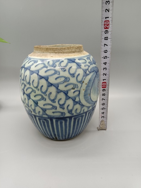 古玩陶瓷纏枝蓮青花罐拍賣，當(dāng)前價(jià)格1200元