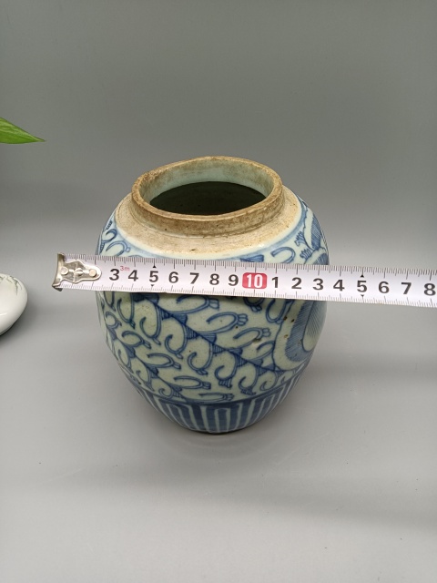 古玩陶瓷纏枝蓮青花罐拍賣，當(dāng)前價(jià)格1200元