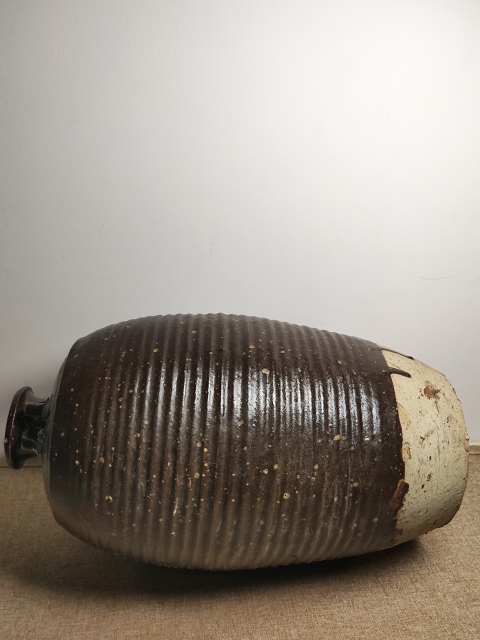 古玩陶瓷磁州窯系醬釉弦紋雙系梅瓶拍賣，當(dāng)前價格2999元