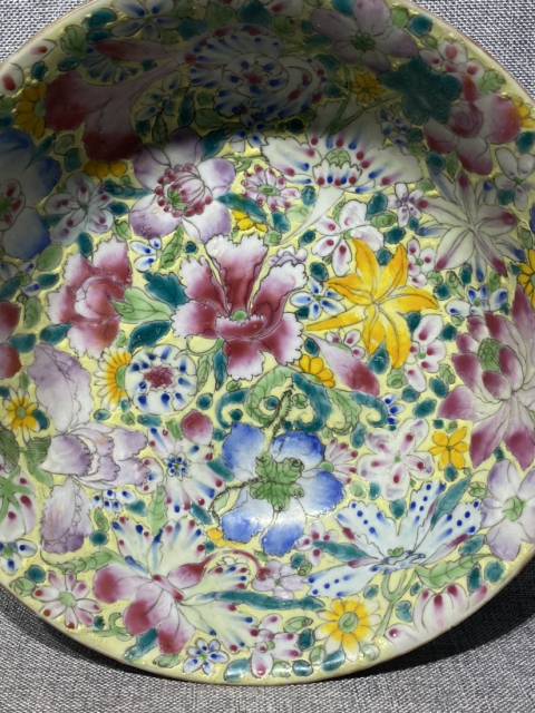 古玩陶瓷清晚期精品百花不落地賞盤拍賣,當(dāng)前價格1999元