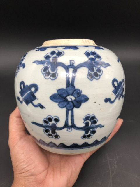 古玩陶瓷雍正青花八寶紋罐拍賣,當前價格3999元