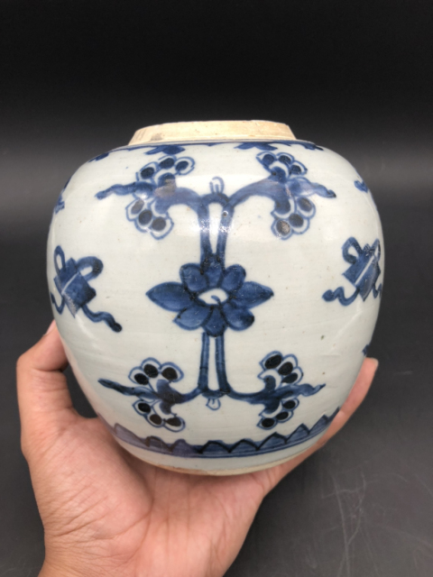 古玩陶瓷雍正青花八寶紋罐拍賣,當前價格3999元