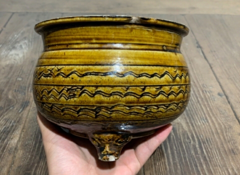 古玩陶瓷黃釉刻花三足爐拍賣，當前價格1998元
