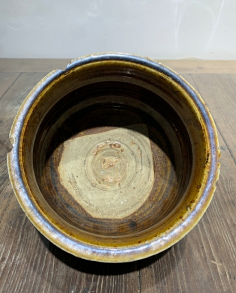 古玩陶瓷黃釉刻花三足爐拍賣，當前價格1998元