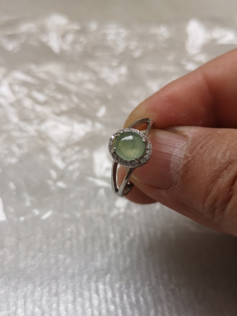 古玩玉器翡翠鑲嵌戒指拍賣,當前價格70元