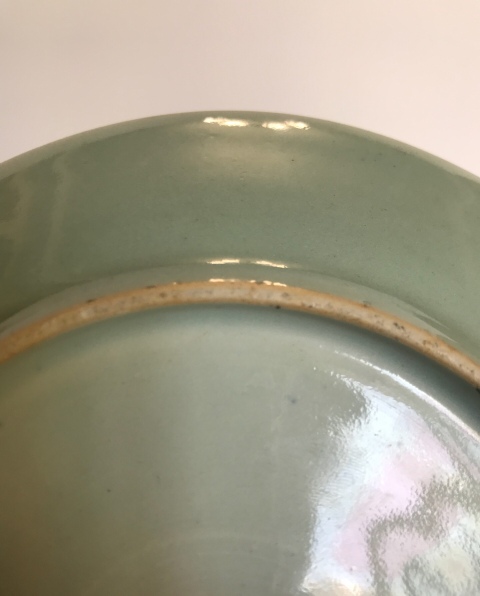 古玩陶瓷清中期豆青釉花鳥蝶紋盤拍賣，當前價格1500元