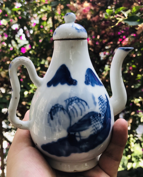 古玩陶瓷晚清青花山水茅屋紋梨形壺拍賣，當前價格2280元