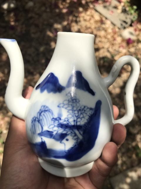 古玩陶瓷晚清青花山水茅屋紋梨形壺拍賣，當前價格2280元