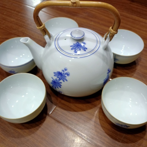 古玩陶瓷名品平安瑞光青花茶具拍賣,當(dāng)前價(jià)格388元