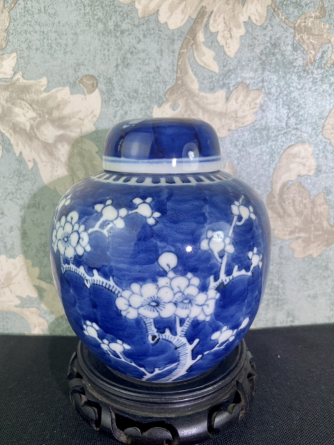 古玩陶瓷晚清光緒青花留白冰梅紋蓋罐拍賣，當(dāng)前價(jià)格1688元