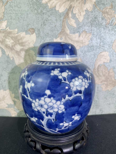 古玩陶瓷晚清光緒青花留白冰梅紋蓋罐拍賣，當(dāng)前價(jià)格1688元
