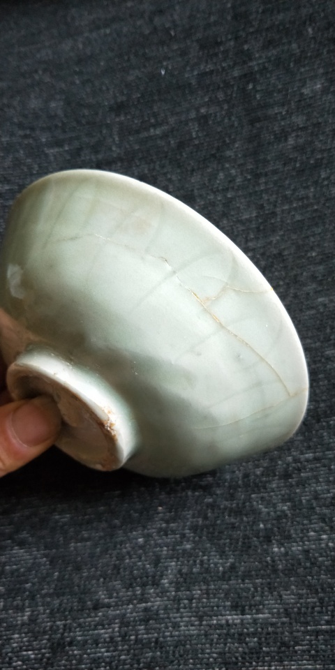 古玩陶瓷龍泉窯青釉刻花蓮瓣紋碗拍賣，當(dāng)前價格1999元