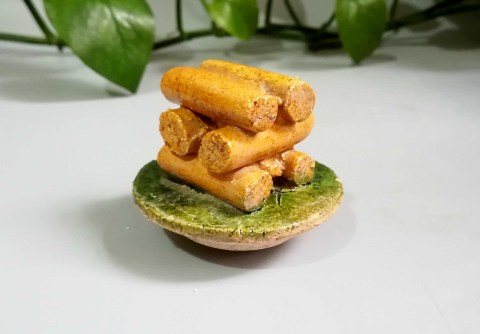 古玩陶瓷明代三彩精美糕點供盤拍賣，當前價格150元