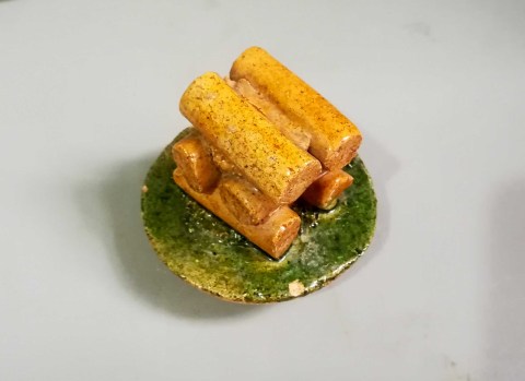 古玩陶瓷明代三彩精美糕點供盤拍賣，當前價格150元