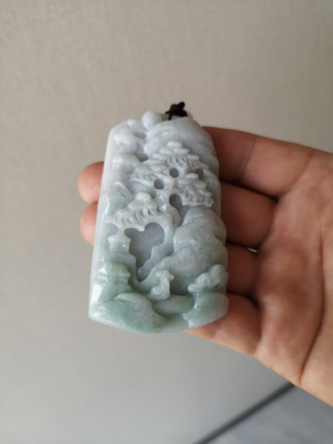 古玩玉器翡翠山水牌拍賣，當前價格680元