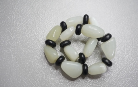 古玩玉器和田規(guī)形手串拍賣，當前價格450元