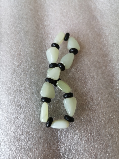 古玩玉器和田規(guī)形手串拍賣，當前價格450元