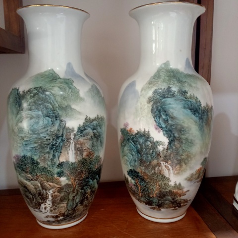 古玩陶瓷粉彩描金青綠山水紋撇口瓶拍賣,當前價格2999元