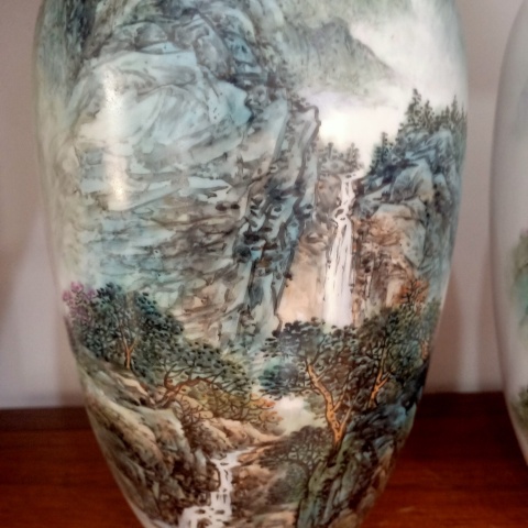 古玩陶瓷粉彩描金青綠山水紋撇口瓶拍賣,當前價格2999元