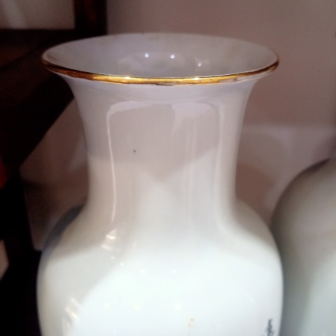 古玩陶瓷粉彩描金青綠山水紋撇口瓶拍賣,當前價格2999元