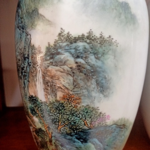 古玩陶瓷粉彩描金青綠山水紋撇口瓶拍賣,當前價格2999元