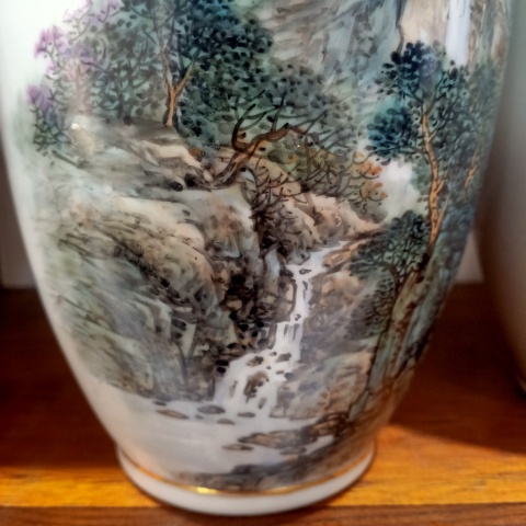 古玩陶瓷粉彩描金青綠山水紋撇口瓶拍賣,當前價格2999元