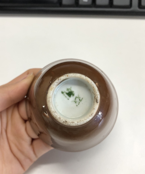 古玩陶瓷晚清民國外紫金釉內青花魚藻紋杯拍賣,當前價格999元