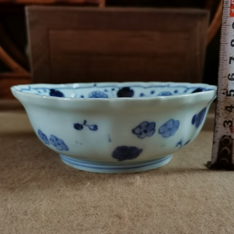 古玩陶瓷晚清民國 青花團花花口碗拍賣，當前價格419元