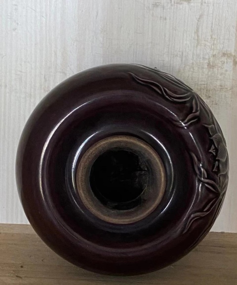古玩陶瓷茄皮紫刻蓮花紋蘋果尊拍賣,當前價格3000元