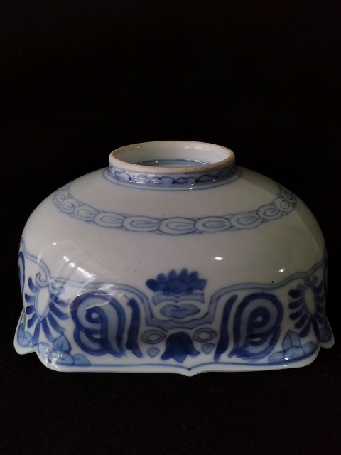 古玩陶瓷【五良大甫】晚清民國(guó) 四方窩角青花碗拍賣(mài),當(dāng)前價(jià)格656元