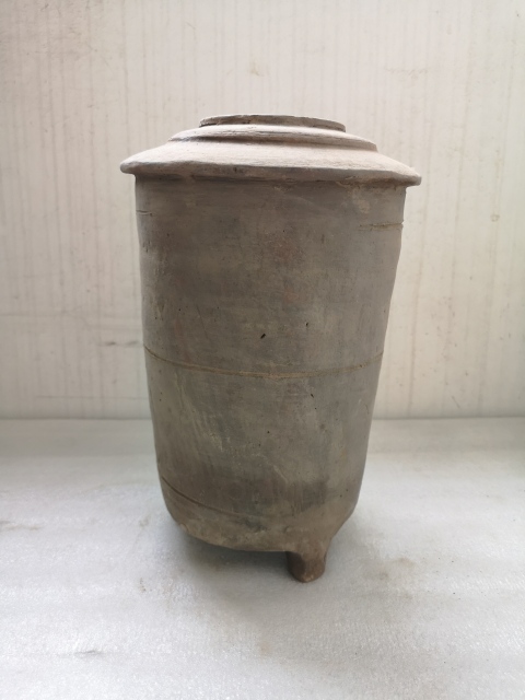 古玩陶瓷灰陶三足谷倉拍賣,當前價格1200元