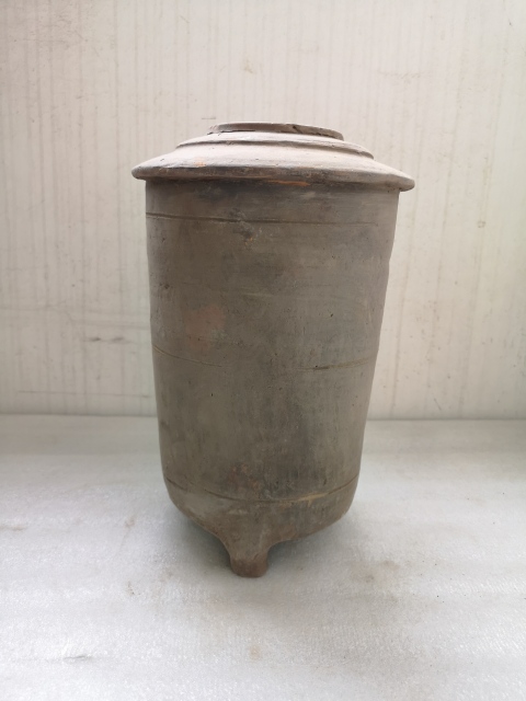 古玩陶瓷灰陶三足谷倉拍賣,當前價格1200元