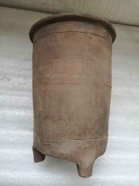 古玩陶瓷灰陶三足谷倉拍賣,當前價格1200元