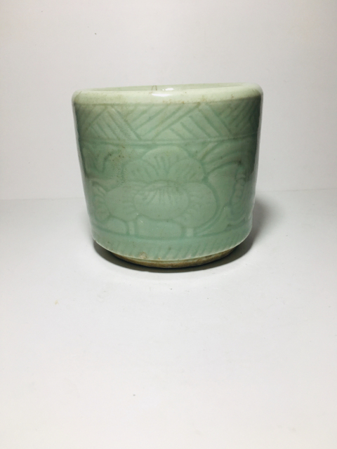 清中期豆青釉刻花花卉筒式香爐拍賣，當前價格398元