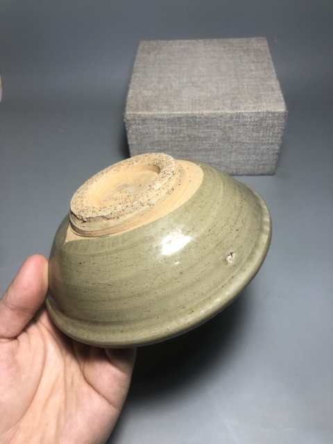 古玩陶瓷【元代】龍泉青瓷唇口碗拍賣，當前價格999元