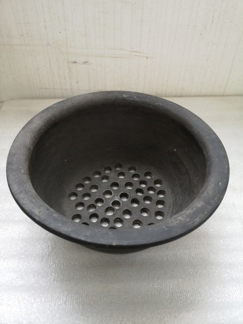古玩陶瓷地方窯口黑陶漏盆拍賣，當前價格550元