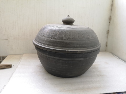 古玩陶瓷灰陶刻劃水波紋蓋盆拍賣，當前價格1100元