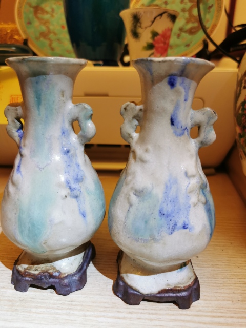 古玩陶瓷石灣窯梅枝耳連座瓶一對拍賣，當前價格3999元