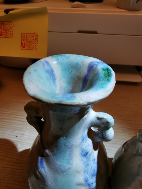 古玩陶瓷石灣窯梅枝耳連座瓶一對拍賣，當前價格3999元