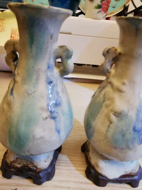 古玩陶瓷石灣窯梅枝耳連座瓶一對拍賣，當前價格3999元