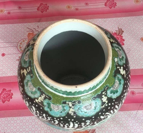 古玩陶瓷五彩海獸紋罐拍賣,當前價格12000元
