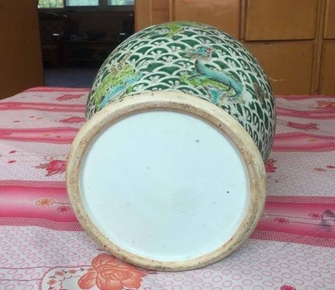 古玩陶瓷五彩海獸紋罐拍賣,當前價格12000元