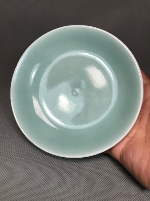 古玩陶瓷【清代】吉語紋款豆青釉青花盤拍賣，當前價格666元