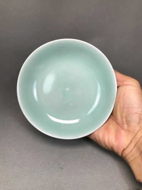 古玩陶瓷【清代】吉語紋款豆青釉青花盤拍賣，當前價格666元