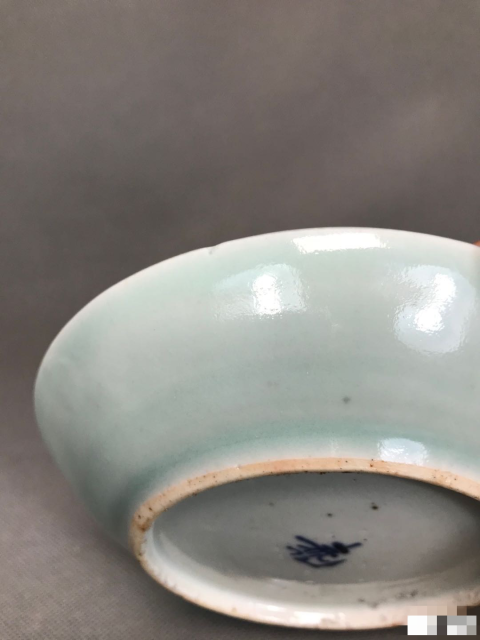 古玩陶瓷【清代】吉語紋款豆青釉青花盤拍賣，當前價格666元